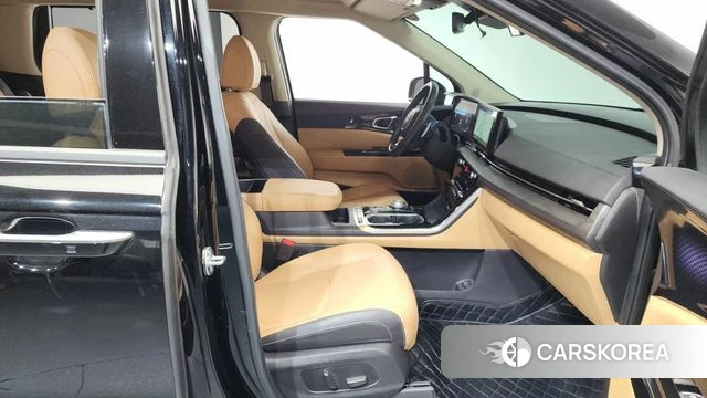 Kia Carnival 4th generation 2023 Черный из Кореи, фото 2