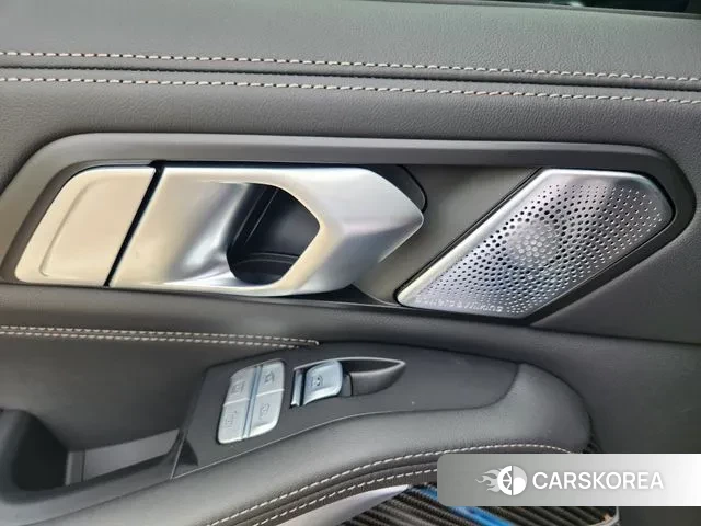 BMW X7 (G07) 2025 Черный из Кореи, фото 2