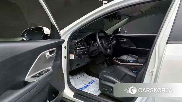 Kia Niro Plus 2022 Белый из Кореи, фото 2