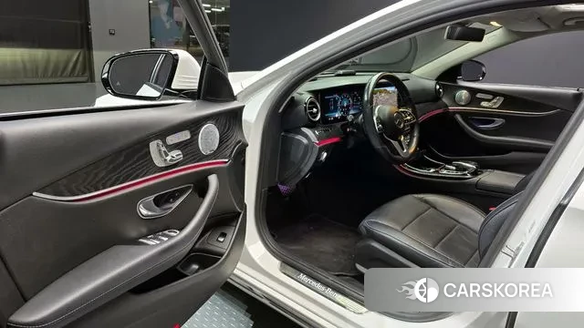 Mercedes-Benz E-Class W213 2020 Белый из Кореи, фото 2