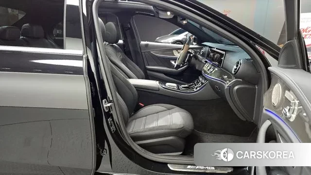 Mercedes-Benz E-Class W213 2022 Черный из Кореи, фото 2