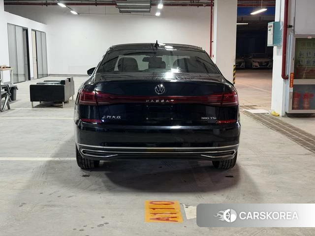 Volkswagen Passat 2023 Черный из Китая, фото 2