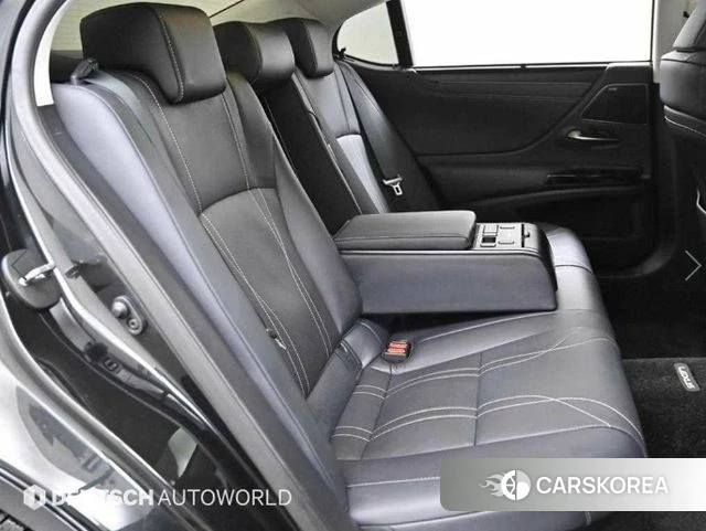 Lexus ES300h 7th generation 2023 Черный из Кореи, фото 2