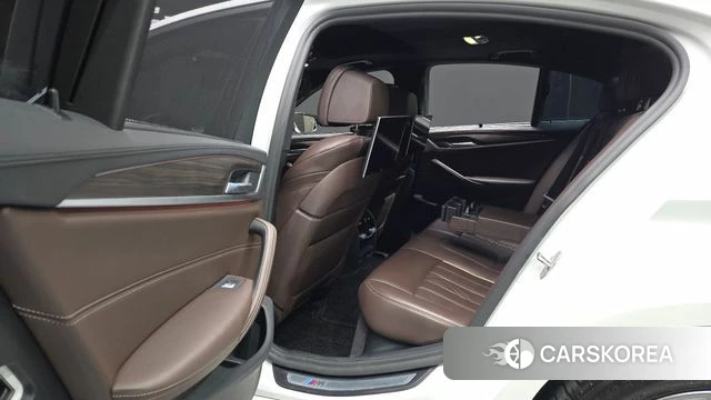 BMW 5 Series (G30) 2020 Белый из Кореи, фото 2