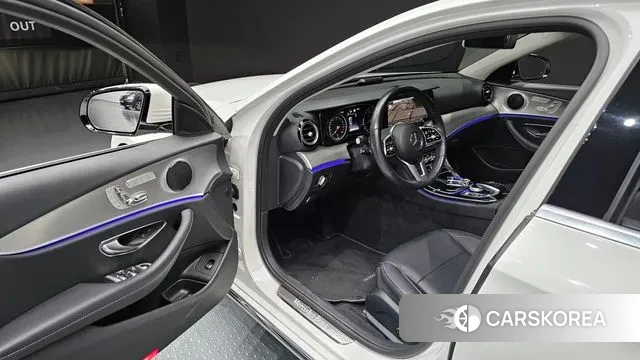 Mercedes-Benz E-Class W213 2019 Белый из Кореи, фото 2