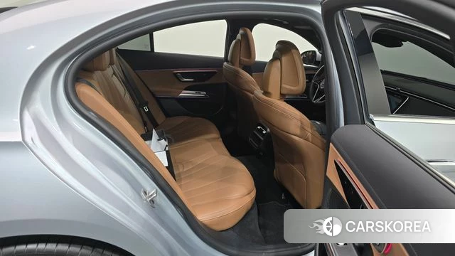 Mercedes-Benz E-Class W214 2025 Серебряный из Кореи, фото 2