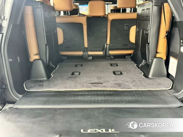 Lexus LX 2024 Серебристо-серый из Китая, фото 2