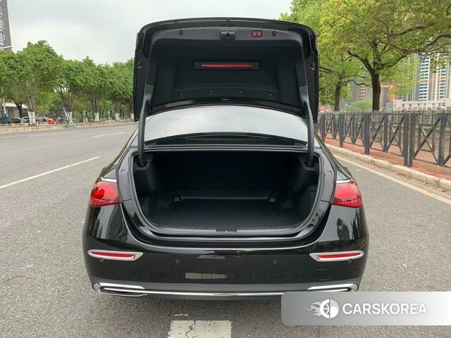 Mercedes-Benz E-class 2024 Черный из Китая, фото 2