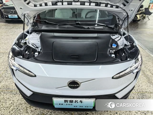Volvo EX30 2024 Синий из Китая, фото 2