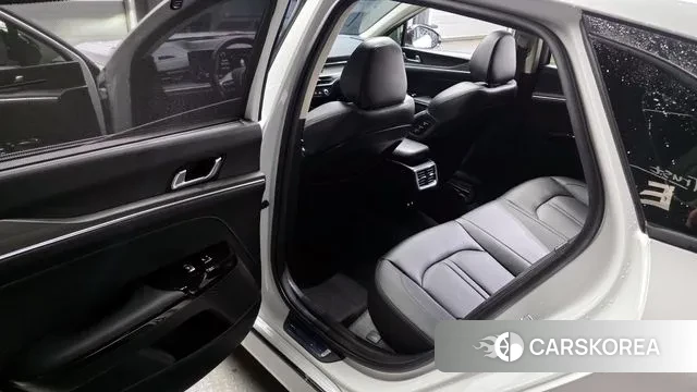 Kia The New K5 3rd generation 2024 Белый из Кореи, фото 2