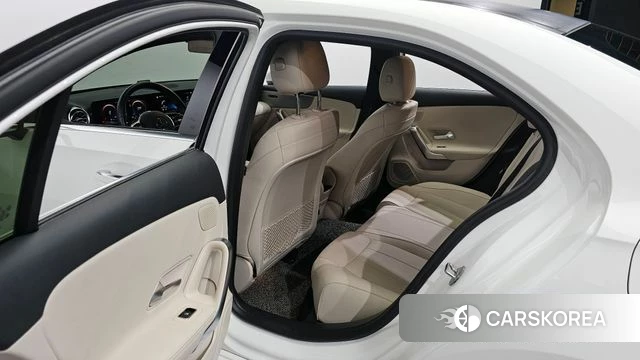 Mercedes-Benz A-Class W177 2021 Белый из Кореи, фото 2