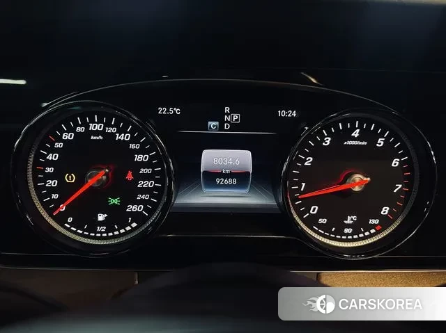 Mercedes-Benz E-Class W213 2018 Серебряный из Кореи, фото 2