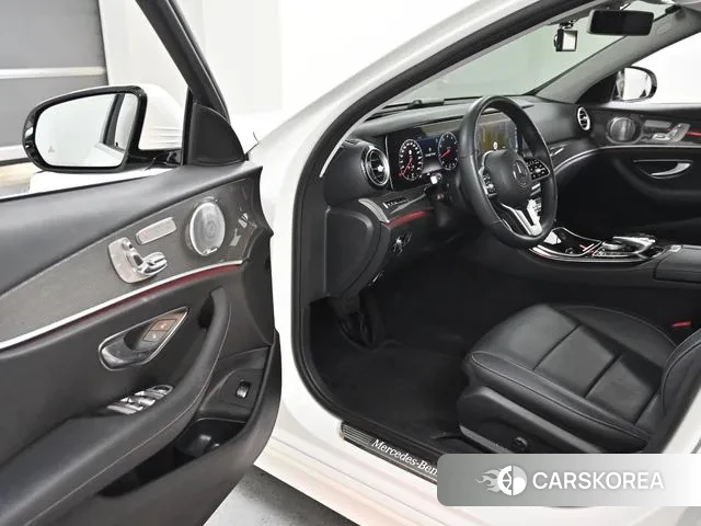Mercedes-Benz E-Class W213 2020 Белый из Кореи, фото 2