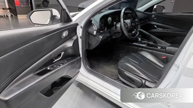 Hyundai Avante Hybrid (CN7) 2022 Черный из Кореи, фото 2