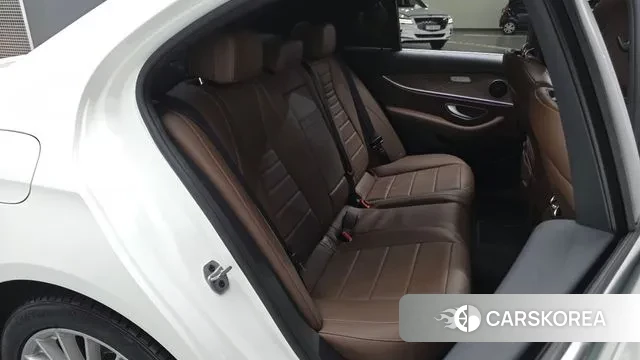 Mercedes-Benz E-Class W213 2020 Белый из Кореи, фото 2