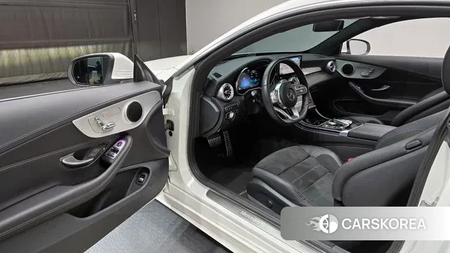 Mercedes-Benz C-Class W205 2022 Белый из Кореи, фото 2