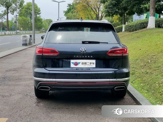 Volkswagen Touareg 2021 Черный из Китая, фото 2