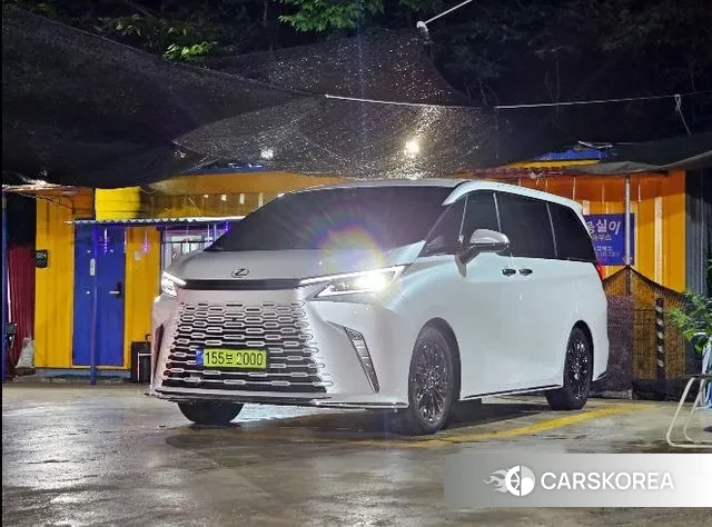 Lexus LM Second Generation 2024 Белый из Кореи, фото 2