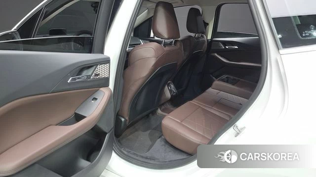BMW 2 Series Active Tourer (U06) 2024 Белый из Кореи, фото 2