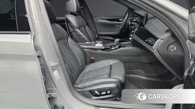 BMW 5 Series (G30) 2021 Серый из Кореи, фото 2