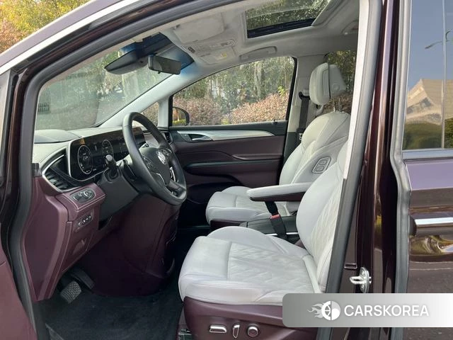 Buick GL8 2022 Фиолетовый из Китая, фото 2