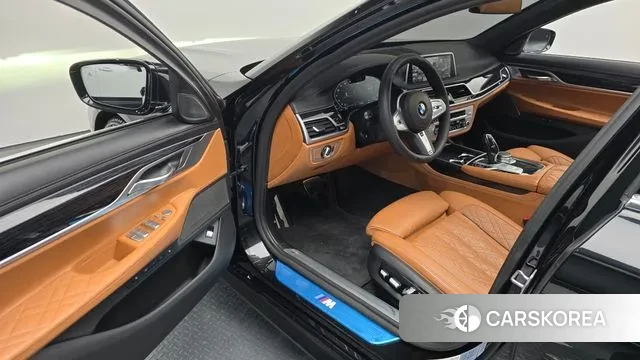 BMW 7 Series (G11) 2021 Черный из Кореи, фото 2