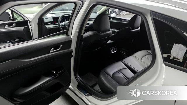 Kia The New K5 3rd generation 2024 Белый из Кореи, фото 2