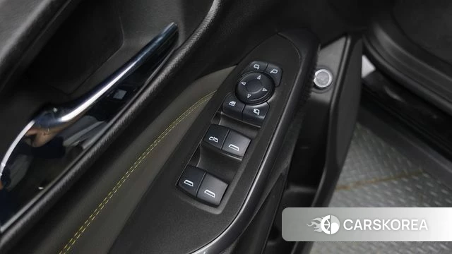 Chevrolet (GM Daewoo) Trax Crossover 2023 Черный из Кореи, фото 2