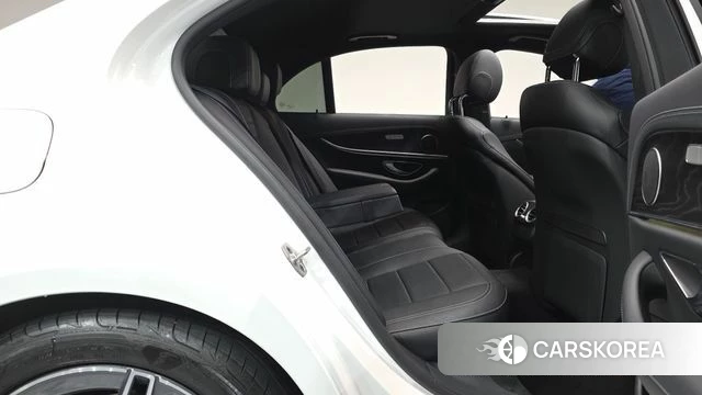 Mercedes-Benz E-Class W213 2023 Белый из Кореи, фото 2