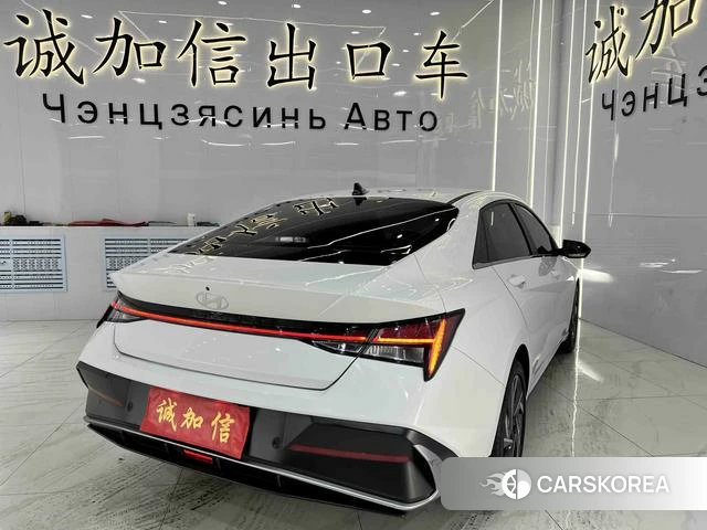 Hyundai Elantra 2023 Белый из Китая, фото 2