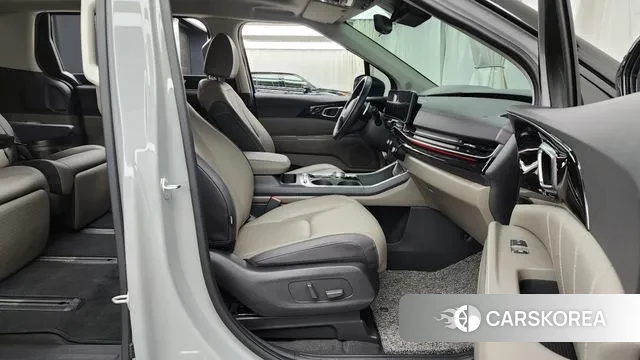 Kia The New Carnival 4th Generation 2024 Серебристо-серый из Кореи, фото 2