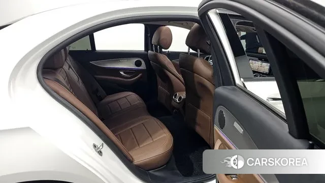 Mercedes-Benz E-Class W213 2019 Белый из Кореи, фото 2