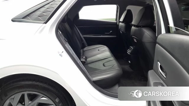 Hyundai The New Avante (CN7) 2024 Белый из Кореи, фото 2