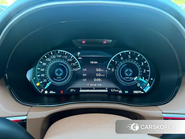 Genesis GV70 2023 Белый из Кореи, фото 2