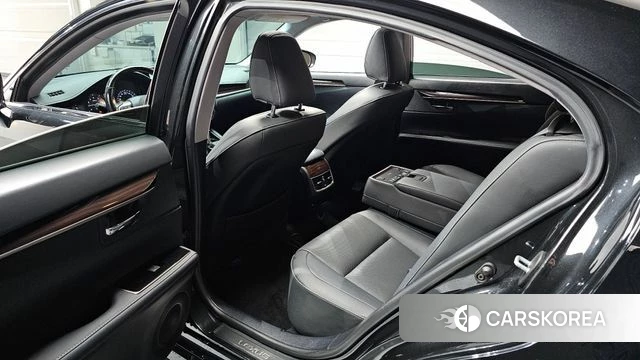 Lexus New ES300h 2018 Черный из Кореи, фото 2