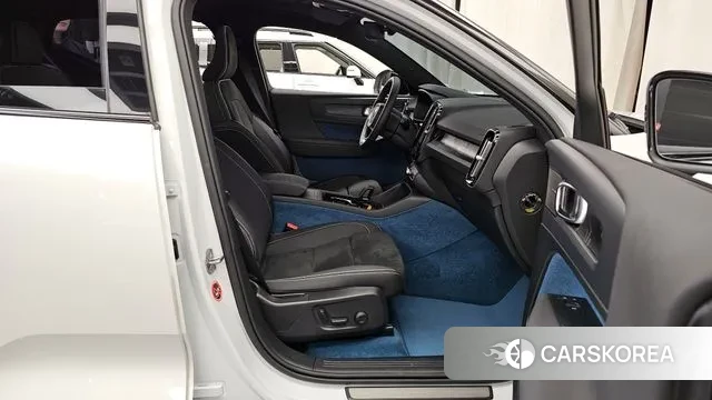 Volvo XC40 Richards 2024 Белый из Кореи, фото 2