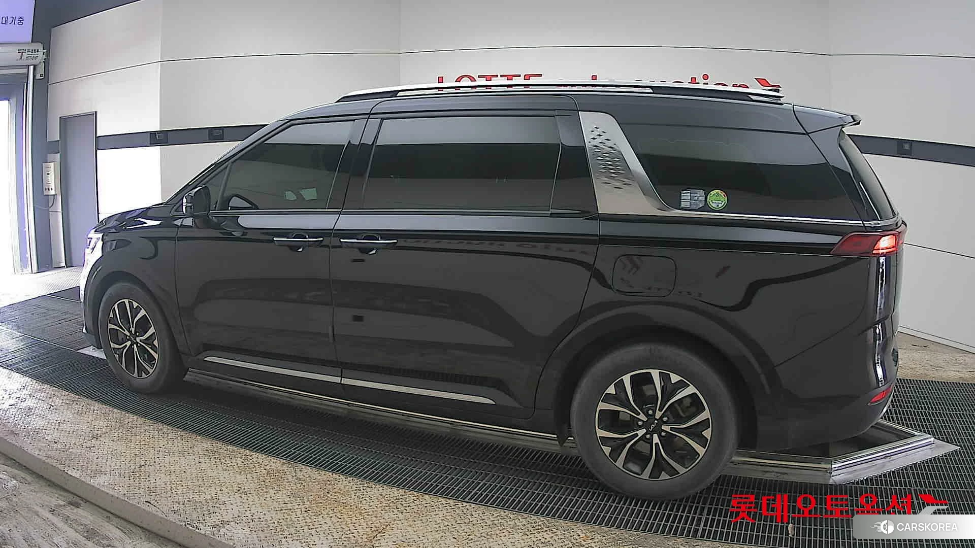 Kia Carnival 2023 Aurora Black Pearl из Кореи, фото 2
