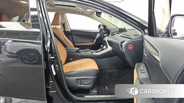 Lexus NX300h 2020 Черный из Кореи, фото 2