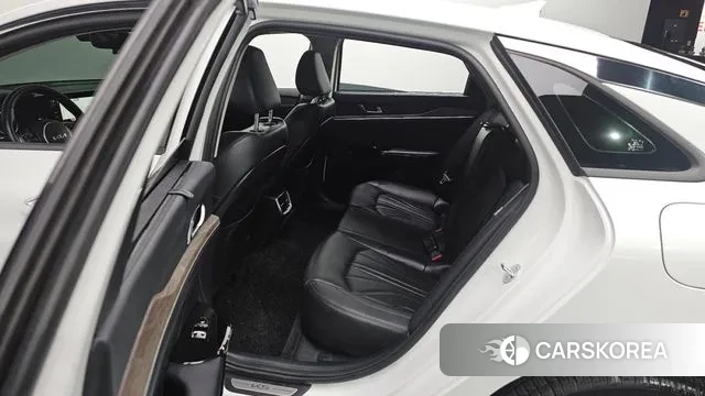 Kia K5 3rd generation 2023 Белый из Кореи, фото 2