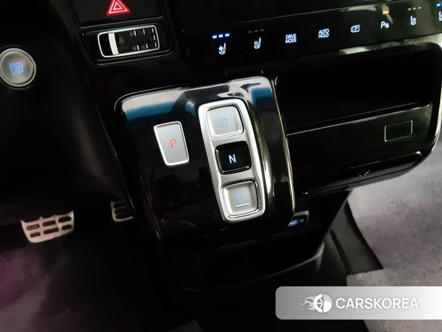 Hyundai Staria 2021 Серебристо-серый из Кореи, фото 2