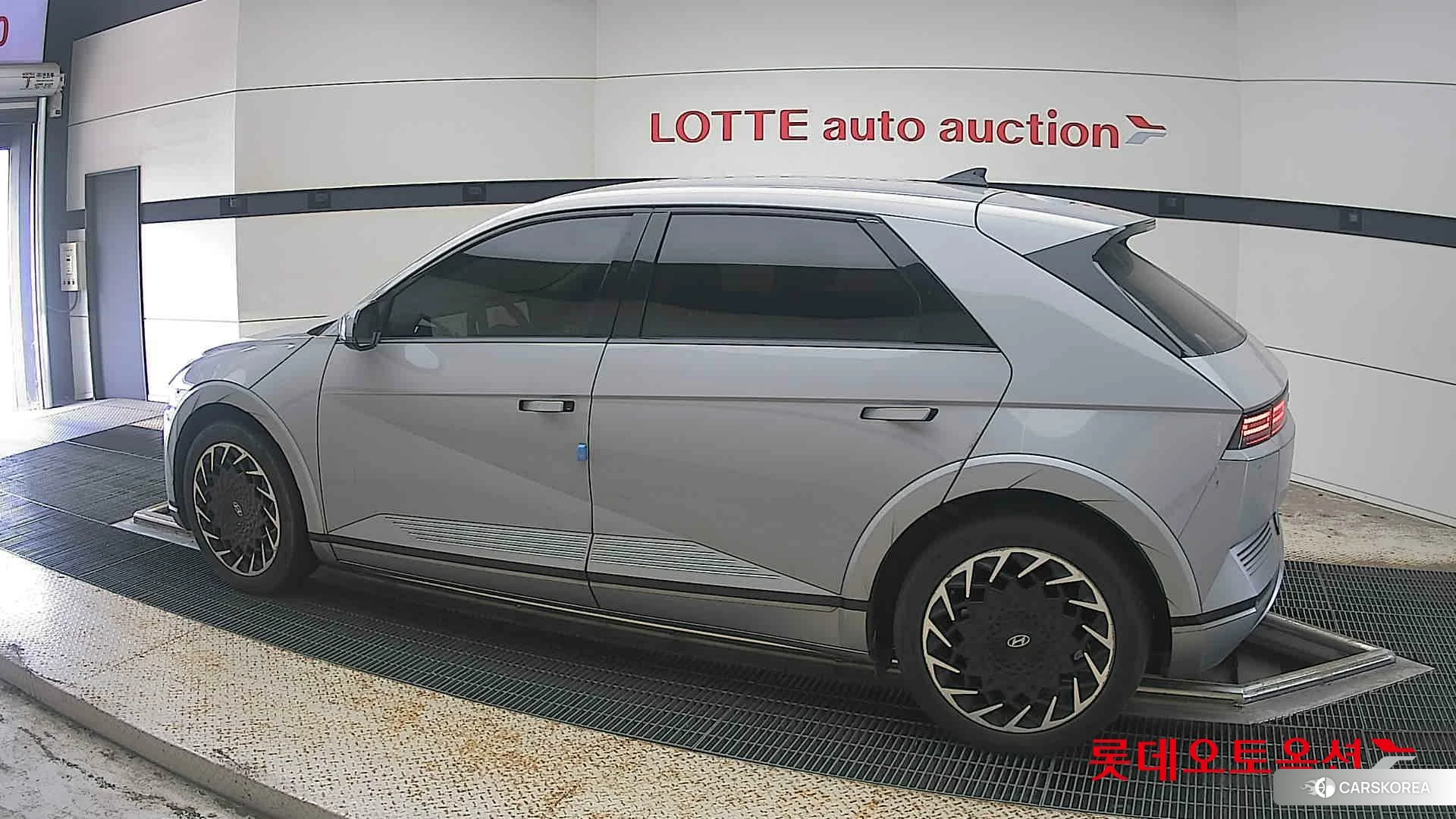 Hyundai IONIQ 5 2022 Cyber Grey Metallic из Кореи, фото 2