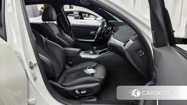 BMW 3 Series (G20) 2022 Белый из Кореи, фото 2