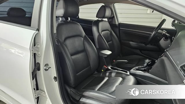 Hyundai Avante AD 2018 Белый из Кореи, фото 2