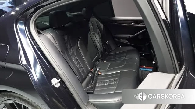 BMW 5 Series (G30) 2021 Черный из Кореи, фото 2