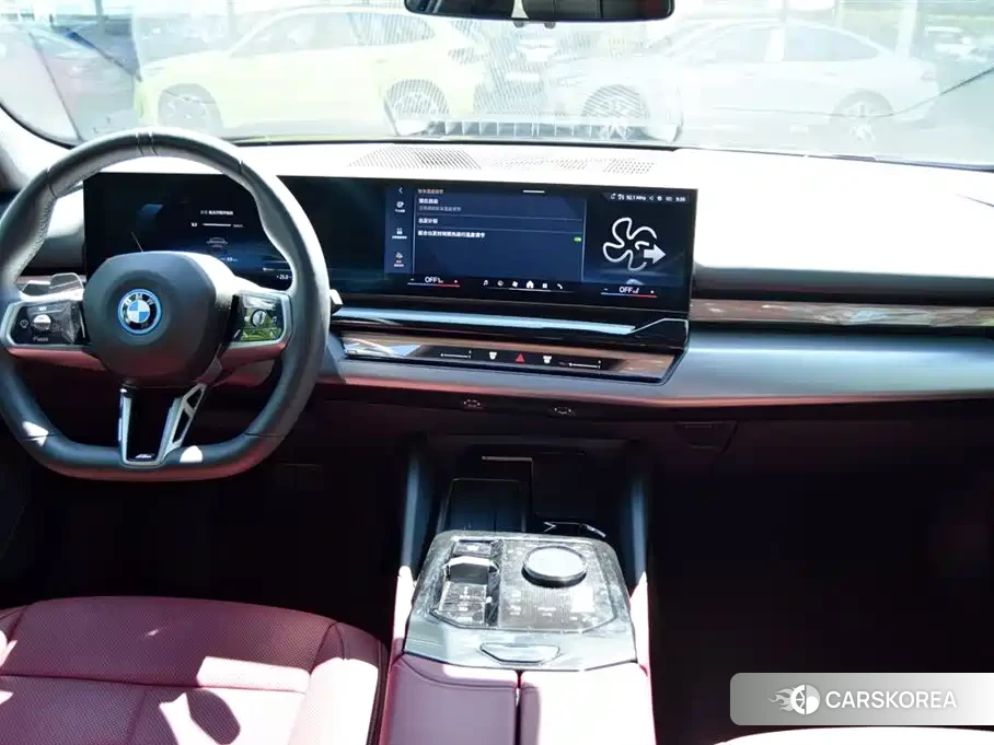 BMW i5 2025 Черный из Китая, фото 2