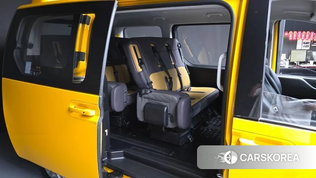 Hyundai Staria 2024 Желтый из Кореи, фото 2