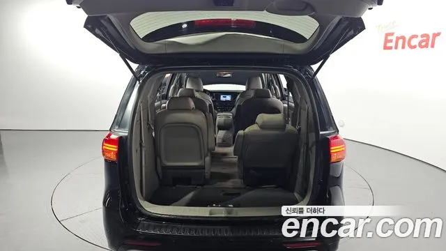 Kia All New Carnival 2018 Черный из Кореи, фото 2