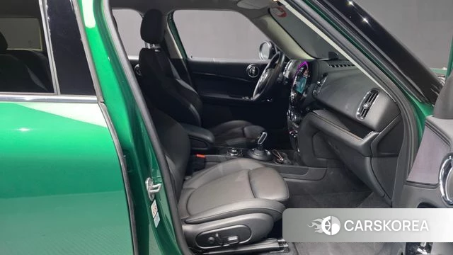 Mini Cooper Countryman 2023 Зеленый из Кореи, фото 2