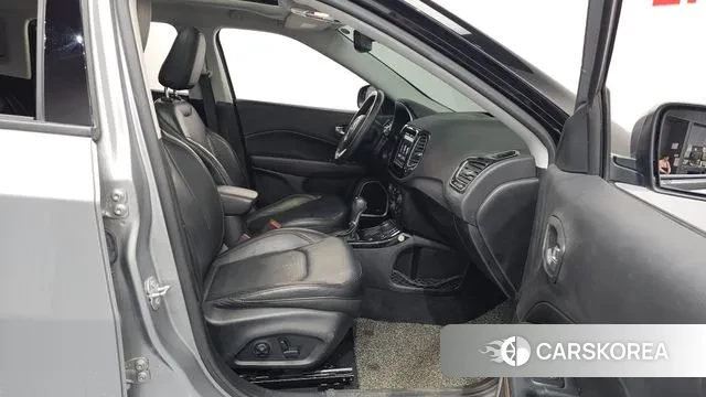 Jeep Compass 2nd Generation 2018 Серый из Кореи, фото 2