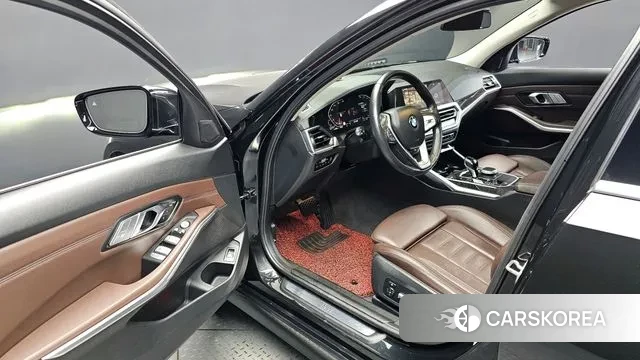 BMW 3 Series (G20) 2022 Черный из Кореи, фото 2